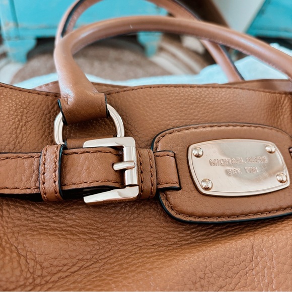 Michael Kors Hamilton Satchel | Luggage Brown Leather Bag - Picture 12 of 14